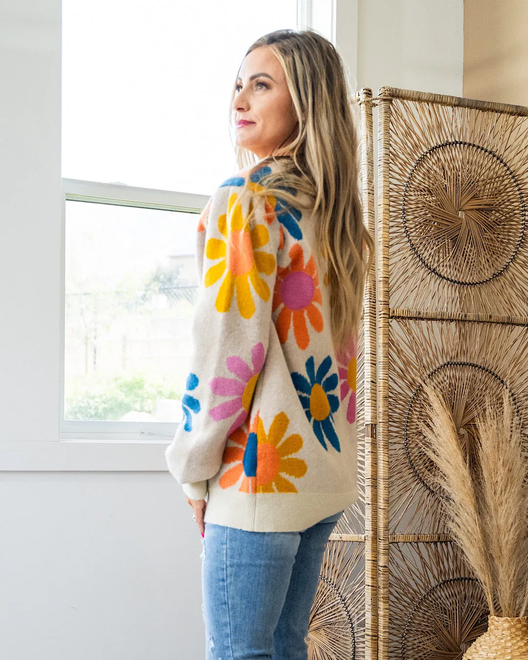 Bright Daisy Sweater - Taupe